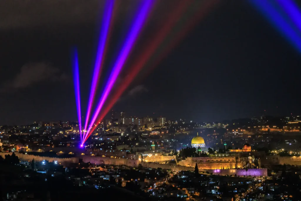 מופע לייזר בי-ם
